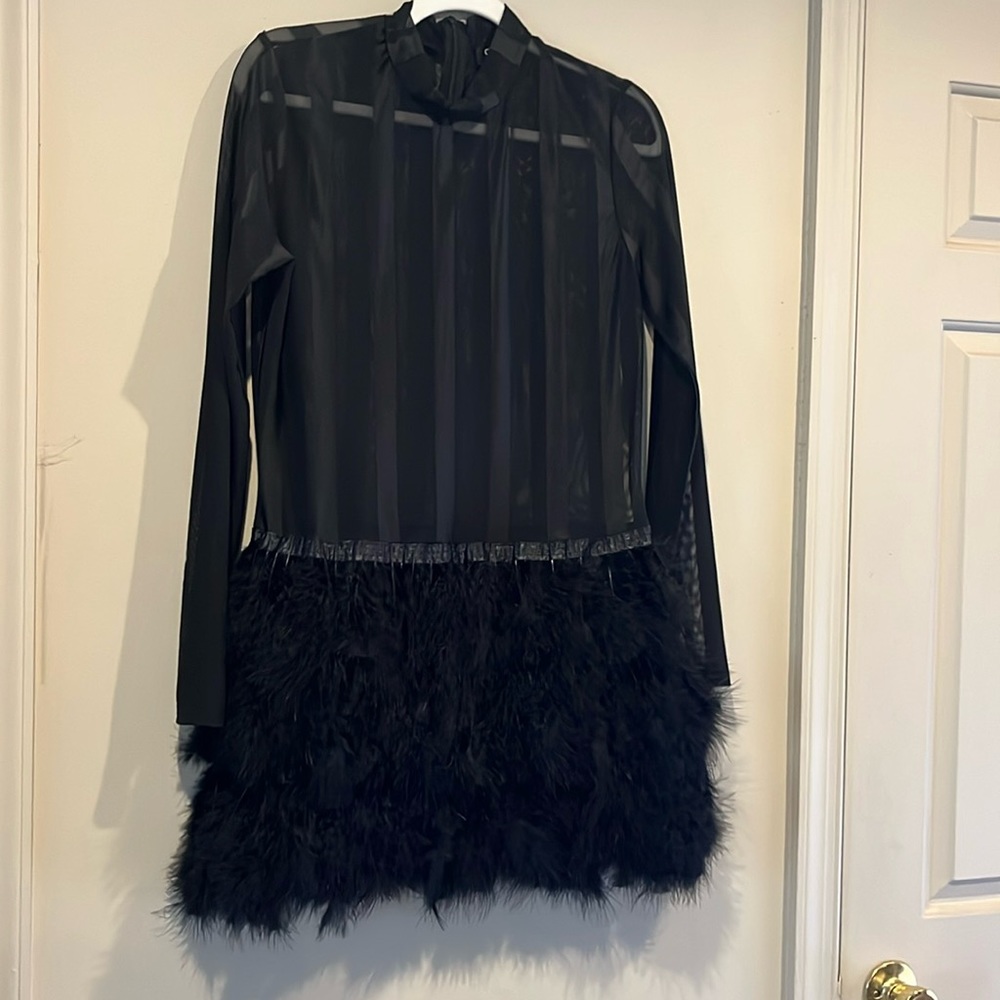 Adorable mini cocktail dress! Worn once! Fits like a medium!